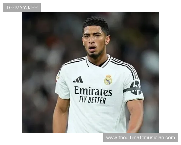 贝林厄姆任意球破门，展现定位球威胁